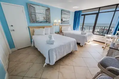 Image de Oceanfront Studio - Indoor Pools, Hot Tubs, Nice!