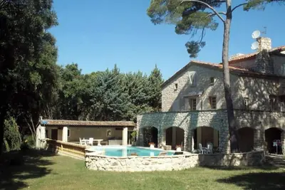 Image de Grande Bastide Piscine et Tennis Prives