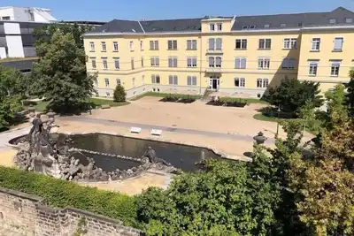 Image de Geräumige Wohnung in Park- und Elbe Nähe. Voll Ausgestattete Küche mit Balkon