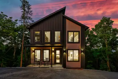 Image de Modern Cabin, Sleeps 10・Indoor Pool・Hot Tub・Games