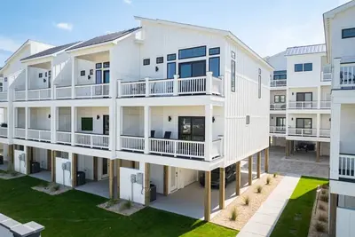 Image de Newly Built, Ocean Views, Pool, June Weeks Open!