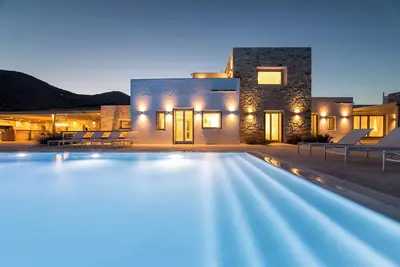 Image de Crystal Blue 4br villa with pool by Jj Hospitality
