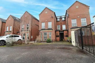 Image de Gated 4-Bed Home in South Belfast, Near Dining & Short Drive, Train or bus 2 Cbd