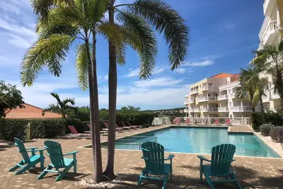 Image de Bluebay - Tt#12: Poolside Ocean View - Airco