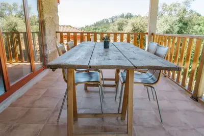 Image de Une belle maison de 5 chambres avec piscine privée.