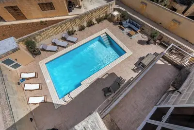 Image de Tranquil Mansion - 3 Bed, Pool, Bbq & Gaming Room