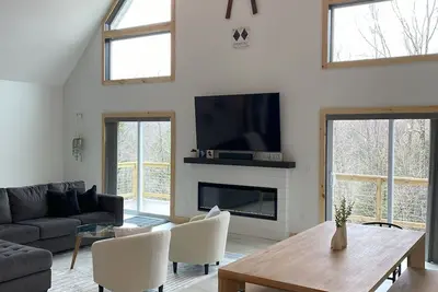 Image de Base Camp Retreat at Killington - Trails, Hot Tub, Fire Pit & Game Room