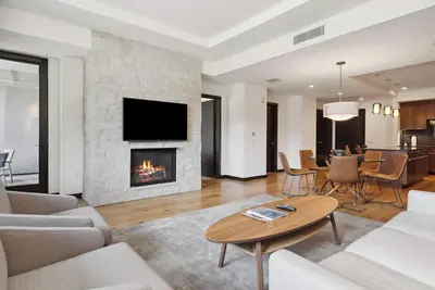 Image de The Lion Residences W202