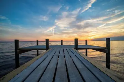 Image de Decked Out is the family's ultimate getaway, a fisherman's dream or a family retreat!