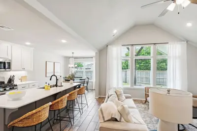 Image de Beautiful new home in Stone Creek!