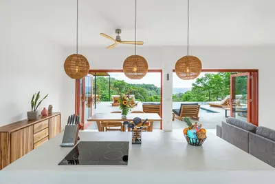 Image de Elegant Ocean View Villa Serena in Hermosa Hills