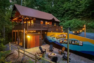 Image de Smoky Mtn Retreat! Large Pool, Game Rm, Hot Tub!