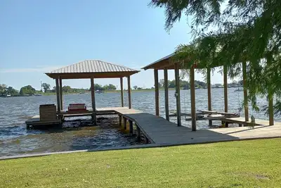 Image de Two bedroom one bath house on the beautiful False River. Pet friendly.