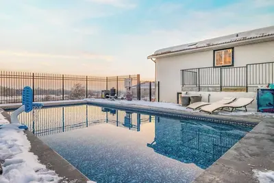 Image de 2, 30 off Rental Car, Pool Spa Gym, 0 Fees, Crib