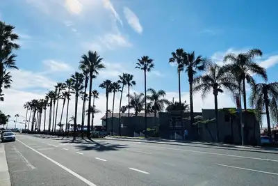 Image de Masterpiece Townhome Steps to The Beach