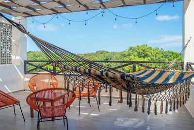 Image de Brand new - 2 Br 3 baths, steps from Isla Columpios