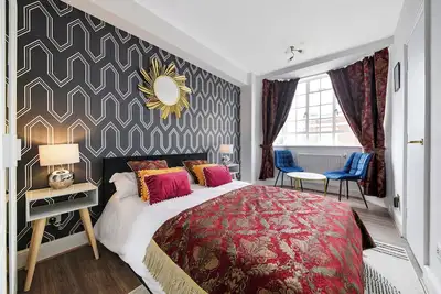 Image de Stylish & Comfy Chelsea Haven ~ Walk to Tube & Bus