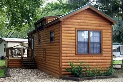 Image de Cozy Cabin in riverfront resort