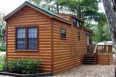 Image de Cozy Cabin in riverfront resort