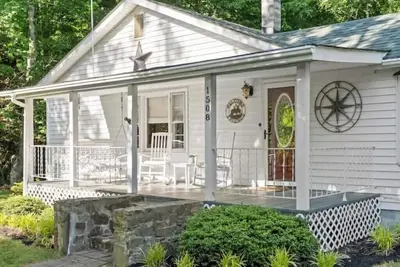 Image de Cozy Cottage in the Woods-Firepit-Bbq-Games-Smores