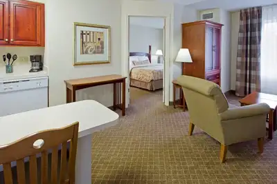 Image de Free Breakfast Buffet. Outdoor Pool. Great for Groups + Only 30 Min from Six Flags!
