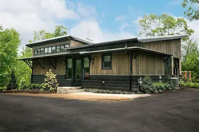 Image de Luxe & Comfort 2br Cabin in Picturesque Woodlands