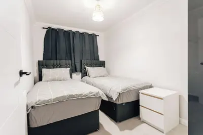 Image de Modern peaceful flat in town with parking