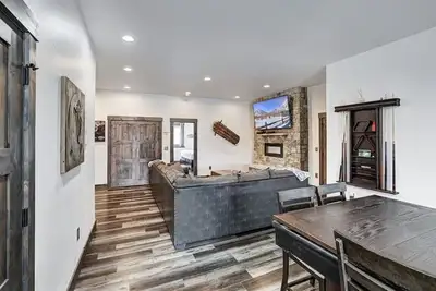 Image de Pet Friendly Outdoor Enthusiast's Retreat. Walk to Lake Dillon!