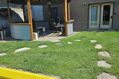 Rusty Acres- first floor apartment located between Hamilton & Nauvoo, Illinois