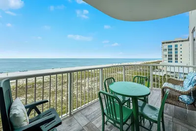 Image de Spanish Key 407 | Steps from Flora Bama | Pools, Hot Tub, Gym & More! | My Beach Getaways