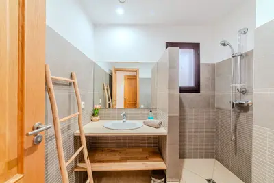 Image de Appartement de charme résidence avec piscine Wi-Fi