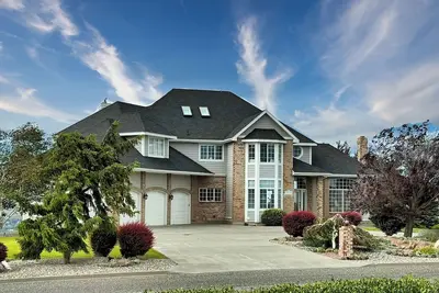 Image de Hilltop Luxury, Priceless Views!