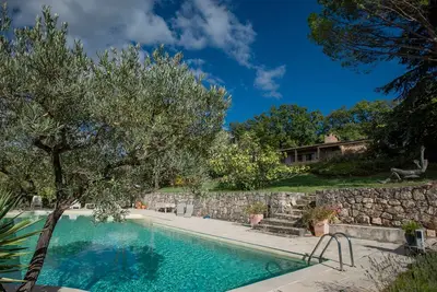 Image de Villa avec vue panoramique et grande piscine