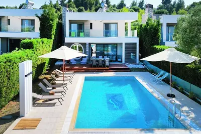 Image de Luxueuse villa de 4 chambres avec piscine privée à Kassandra, Halkidiki