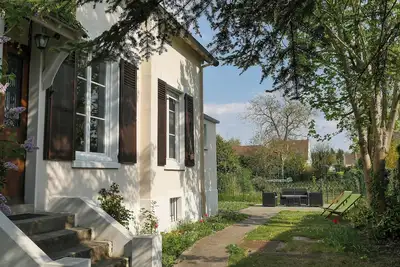 Image de Le Clos Mongis, Paris 25'. Calme. Jardin. Parking. Proche toutes commodités.