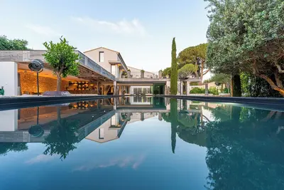 Image de Villa contemporaine à Saint-Rémy-de-Provence pour 8 personnes