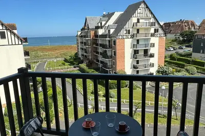 Image de Appartement rénové 2 pièces, face mer, Cabourg