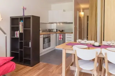 Image de Studio rénové avec balcon sud, skis aux pieds, parking et grand jardin, La Salle-les-Alpes