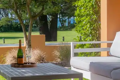 Image de Beachside Bliss on Marine - 3br Apartment by uHoliday