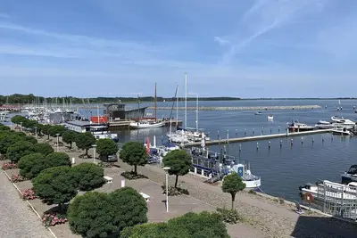 Image de Großes 4 Personen Apartment mit Direktem Blick auf den Hafen und Barther Bodden
