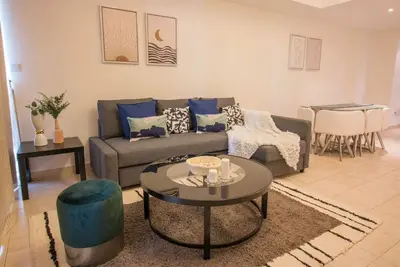 Image de Marina View - 3 mins to Tram!