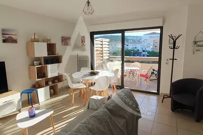 Image de 4 pers, résidence standing avec piscine, stationnement privé et terrasse