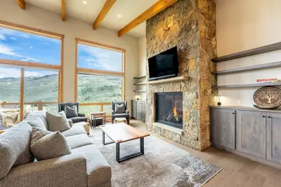 Moose Haven Hideaway- Pet Friendly Luxury Mountain Escape!
