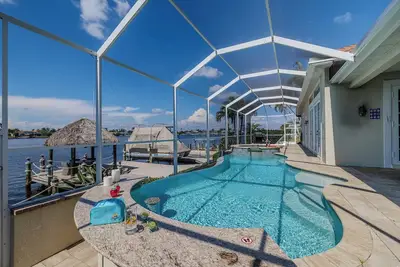 Image de Sleeps 10 - Hot tub and Pool - Eight Lakes view! Prime Location!