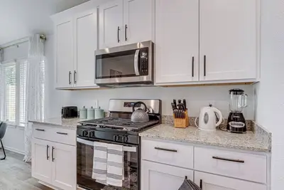 Image de Fulshear Home w/ Private Backyard & Community Pool