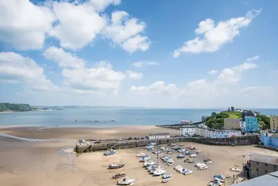 Image de Rooftops - 1 Bedroom Apartment - Tenby