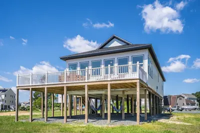 Image de Pier Pressure - Beautiful Canalfront in Captain's Cove!