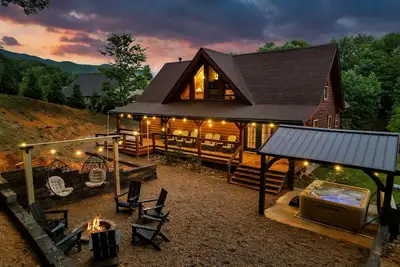Image de Newly Renovated! Pool, Fishing, Full Game Rm, Hot Tub!