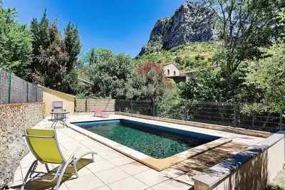 Image de Le Garrel, studio avec piscine en location saisonnière, chien accepté