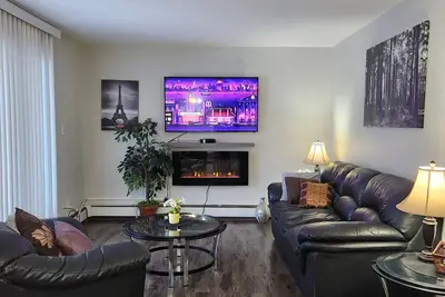 Image de Upgraded Two Bedroom Apartment With Balcony in Great Location at 207 Westpark!